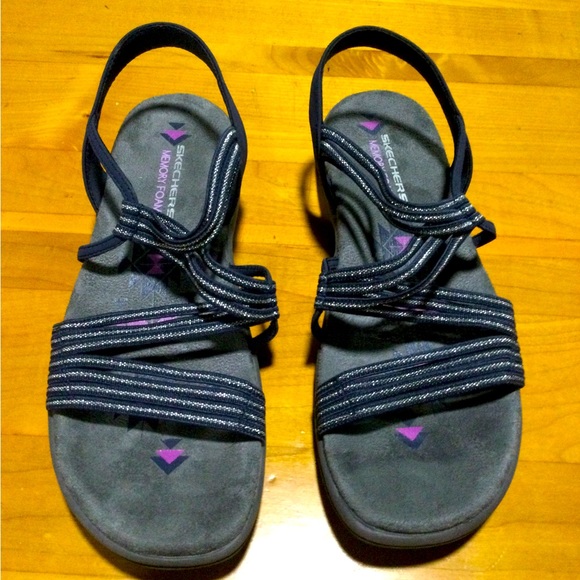 Sketchers Ladies NWOT sketchers. Size 8 - Picture 2 of 3